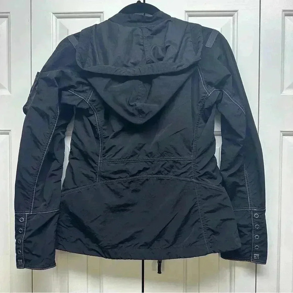 Moutain Hardwear Jacket. Black and Purple. Size 4 - Picture 2 of 10
